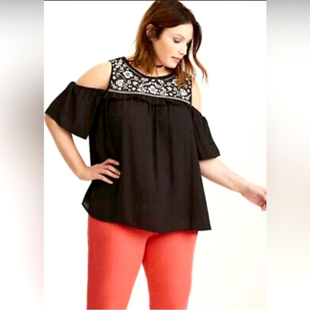 TORRID Size 0 Black Georgette Cold Shoulder Blouse Ivory Embroidered Flowers